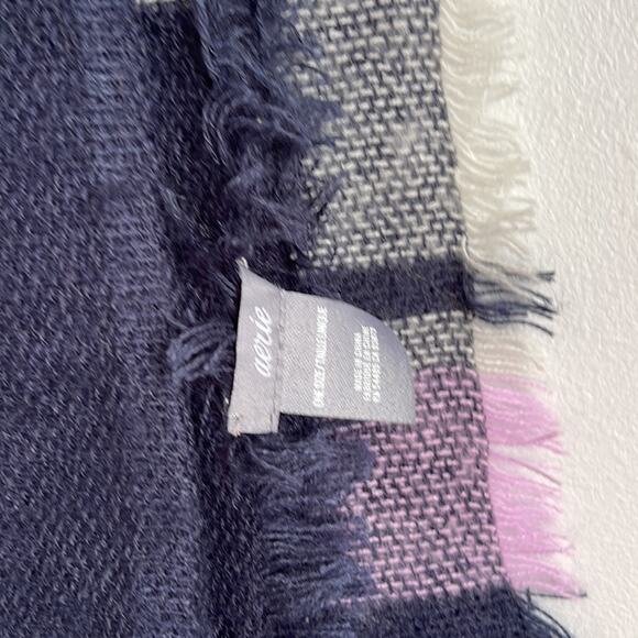 Aerie plaid fringe hem extra large blanket scarf - Picture 3 of 5